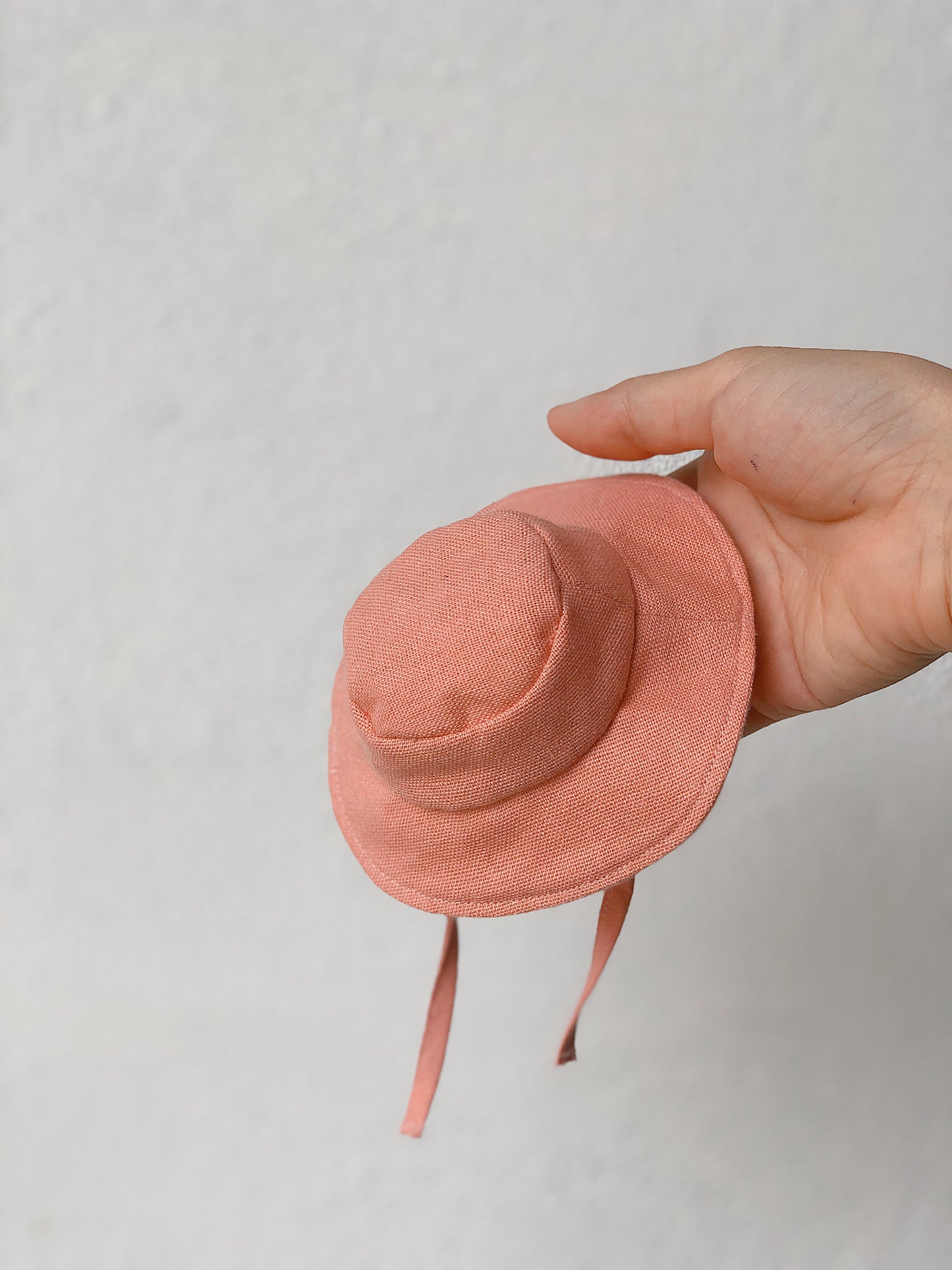 Tiny bucket hat pattern & instructions