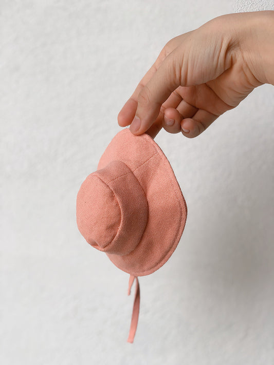 Tiny bucket hat pattern & instructions