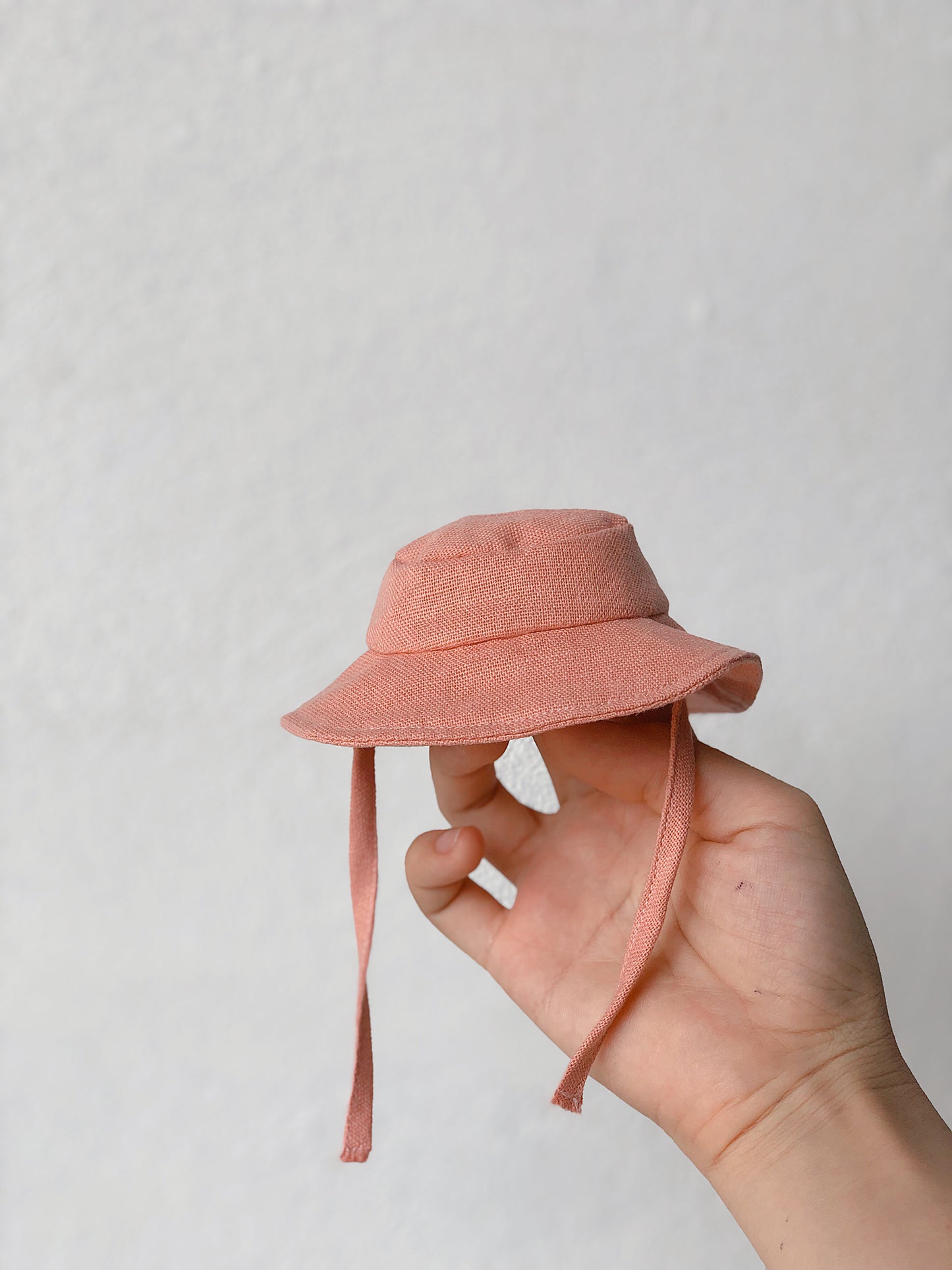 Tiny bucket hat pattern & instructions